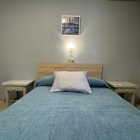 Hostal Miramar Los Canos De Meca Bagian luar foto