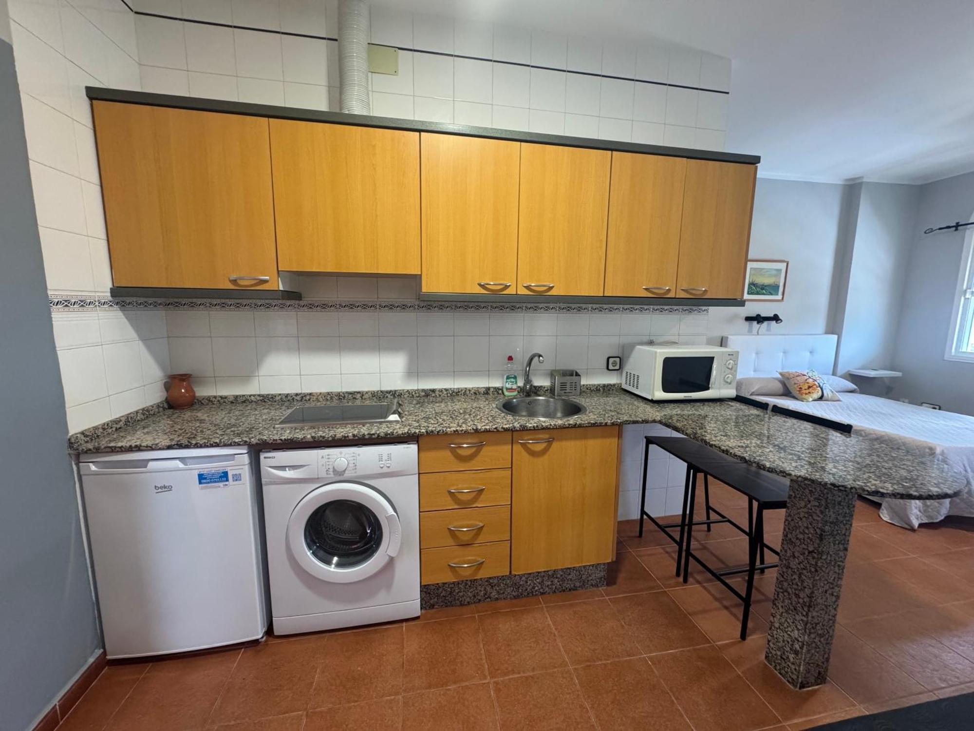 Hostal Miramar Los Canos De Meca Bagian luar foto