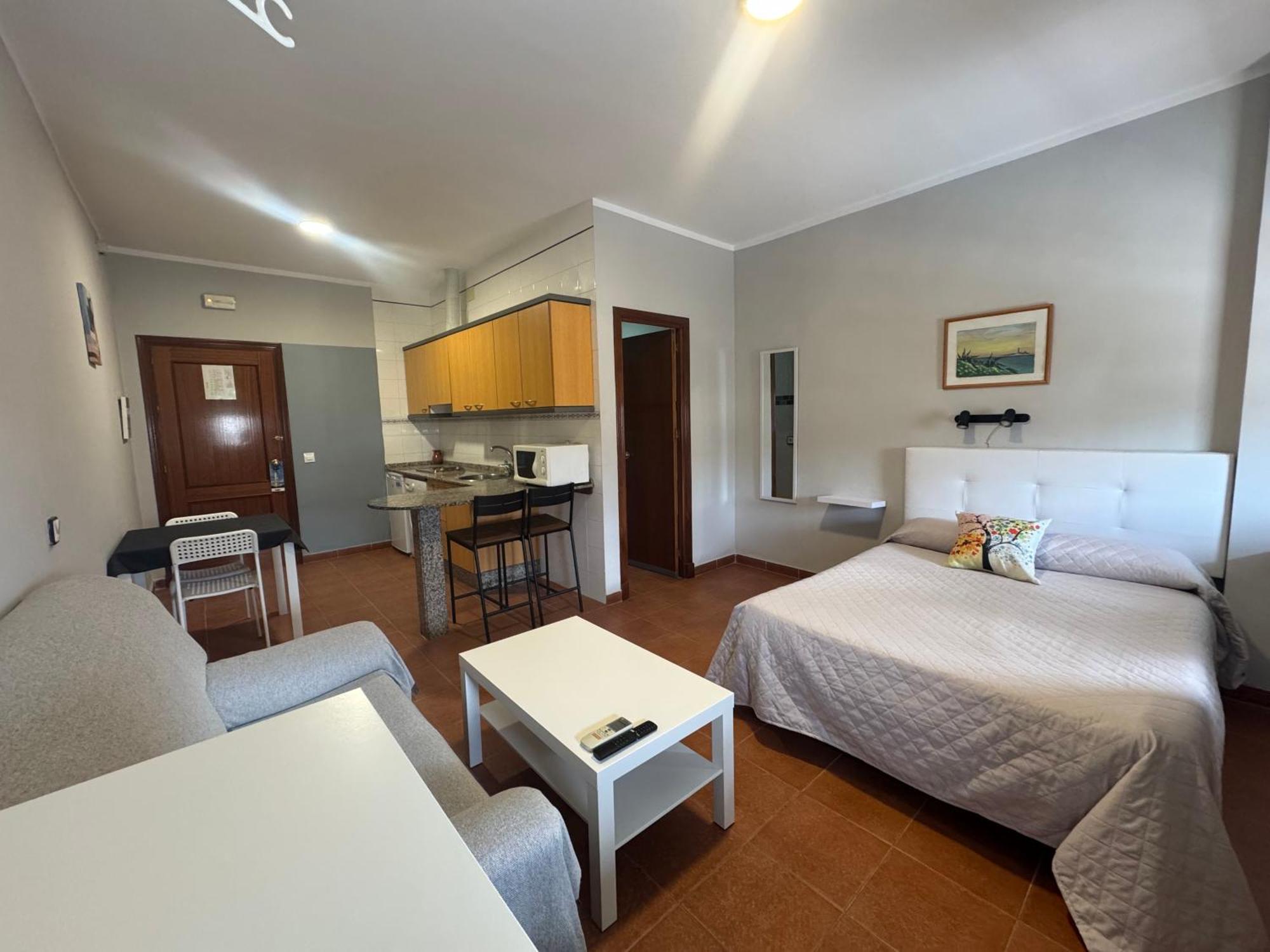 Hostal Miramar Los Canos De Meca Bagian luar foto