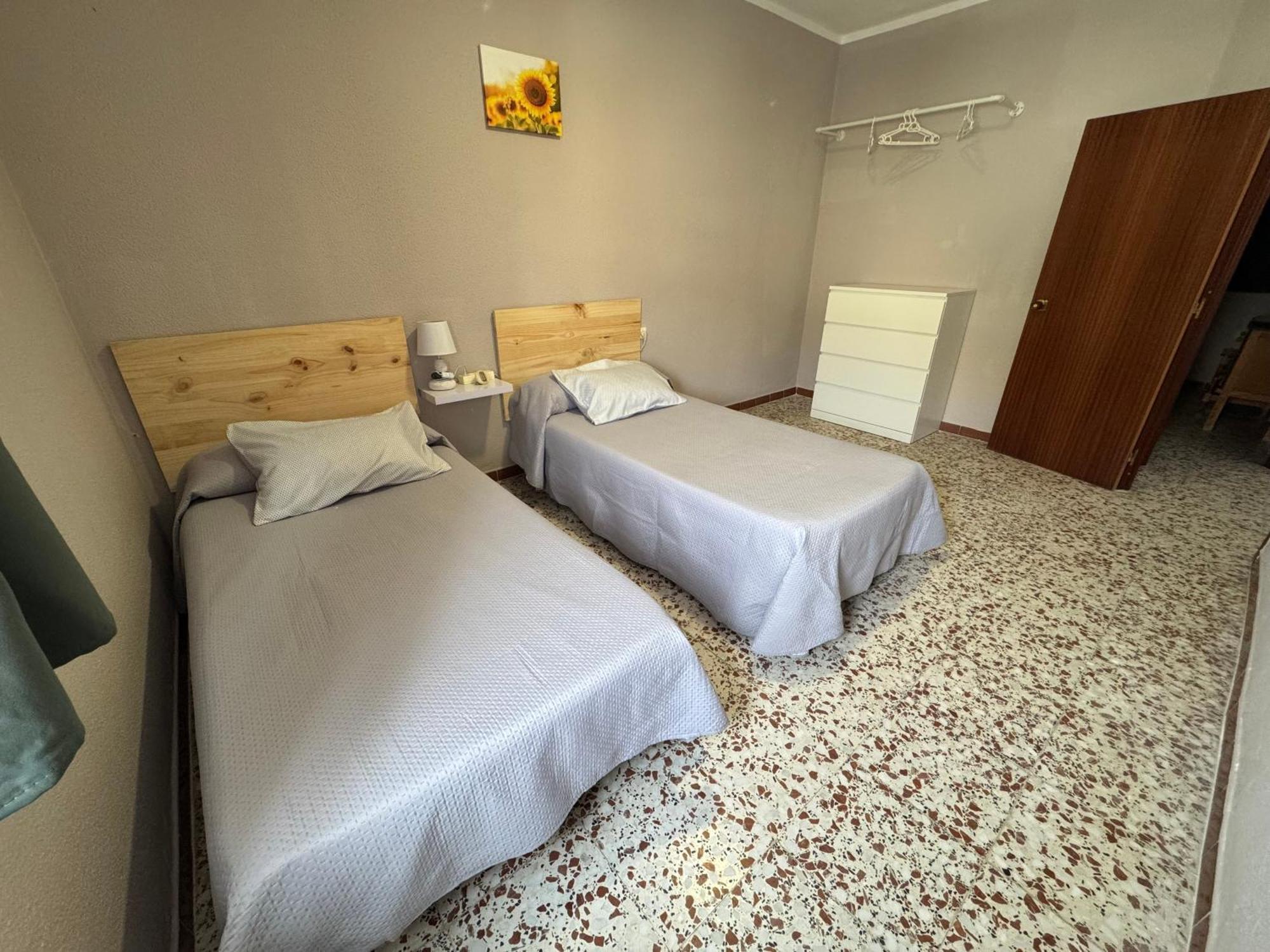 Hostal Miramar Los Canos De Meca Bagian luar foto