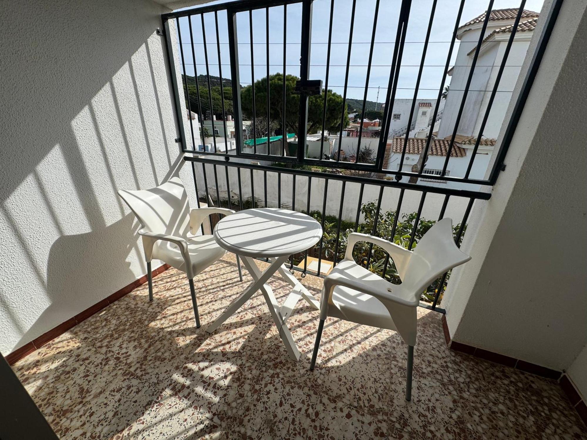 Hostal Miramar Los Canos De Meca Bagian luar foto