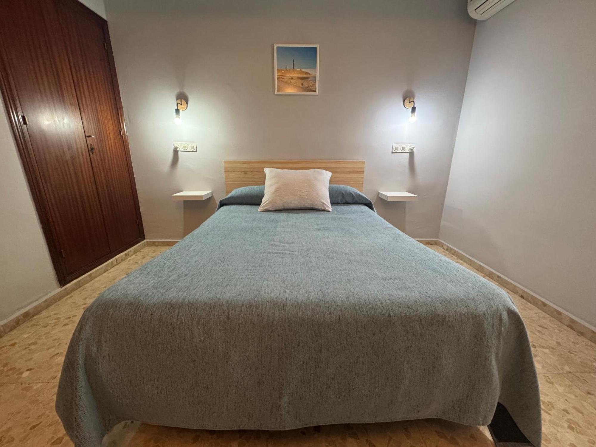 Hostal Miramar Los Canos De Meca Bagian luar foto