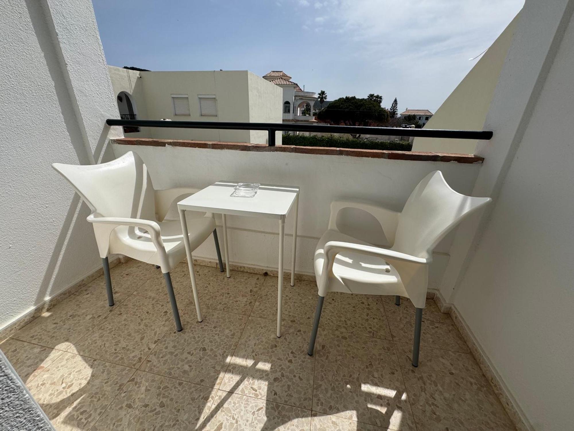 Hostal Miramar Los Canos De Meca Bagian luar foto