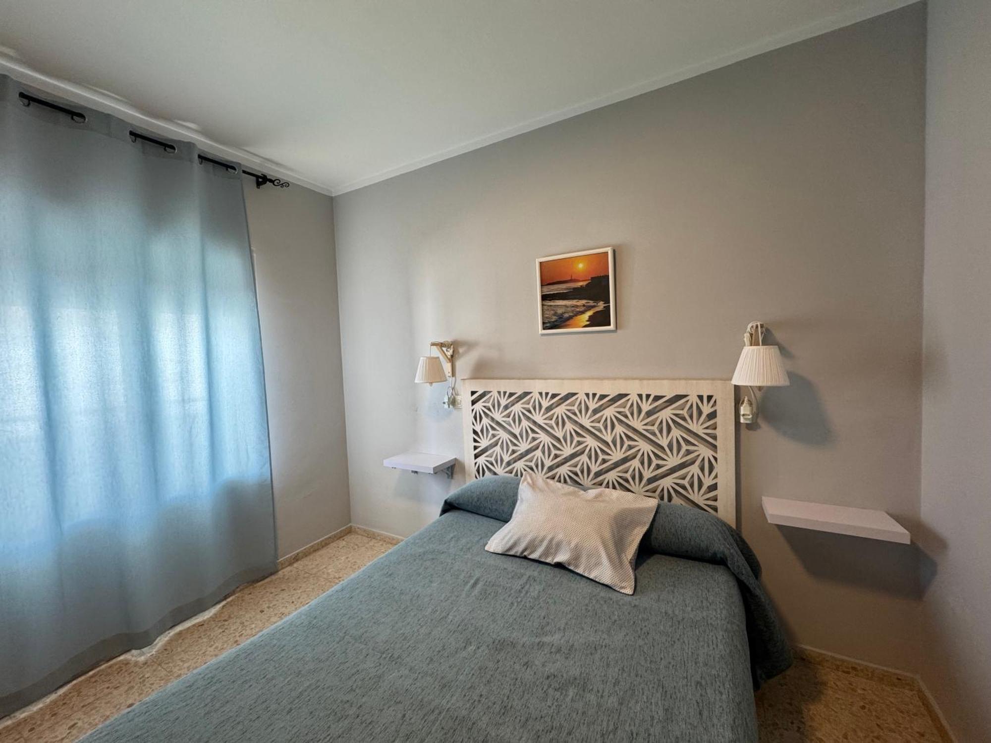 Hostal Miramar Los Canos De Meca Bagian luar foto