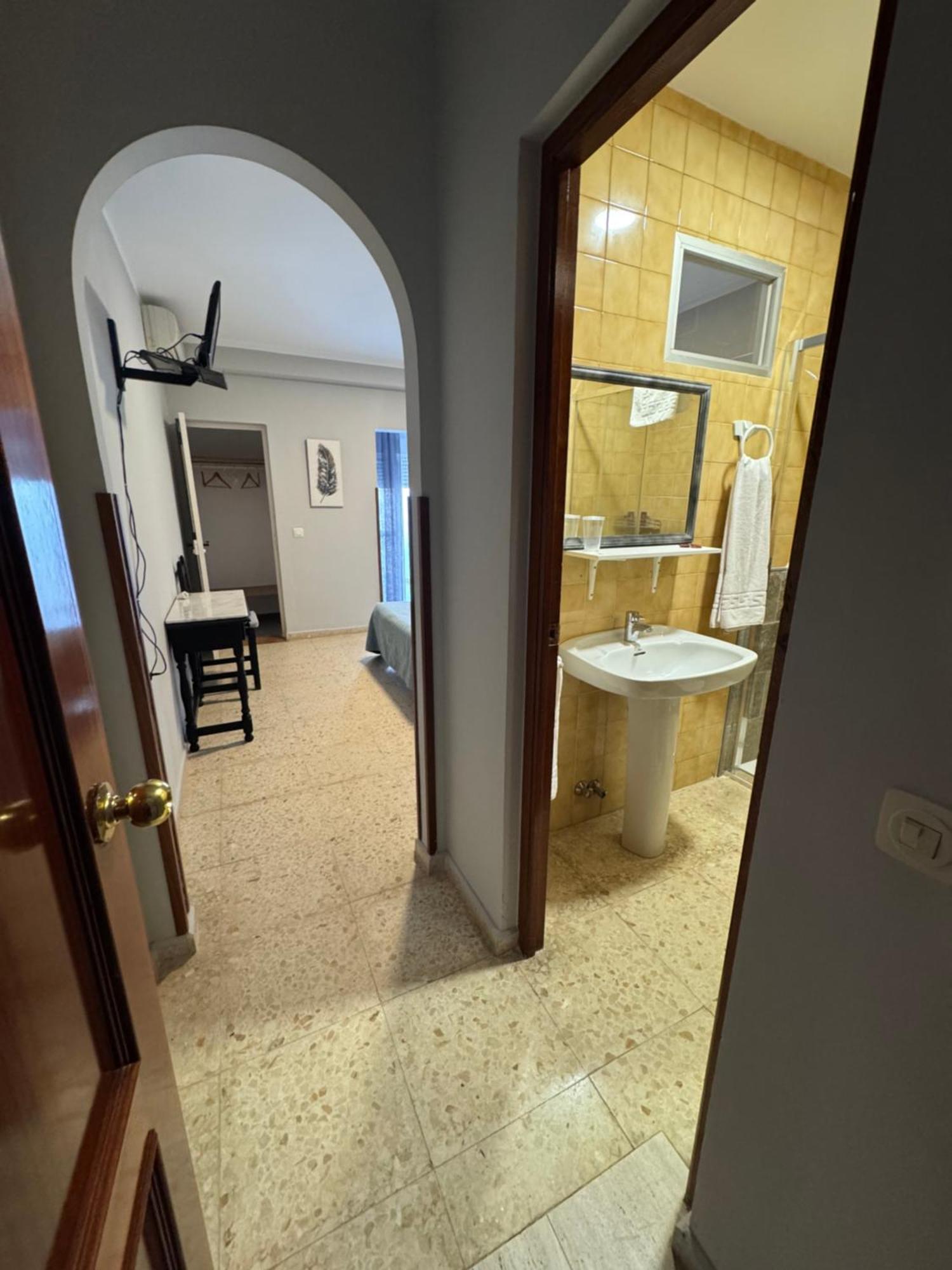 Hostal Miramar Los Canos De Meca Bagian luar foto